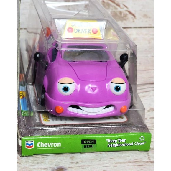 Vintage 1998 Chevron Cars Danni Driver - Toy Car with Moving Eyes & Traffic Cone - Picture 6 of 14